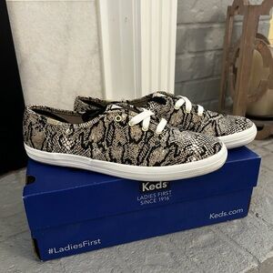 Keds women’s Dream Foam shoes size 7.5